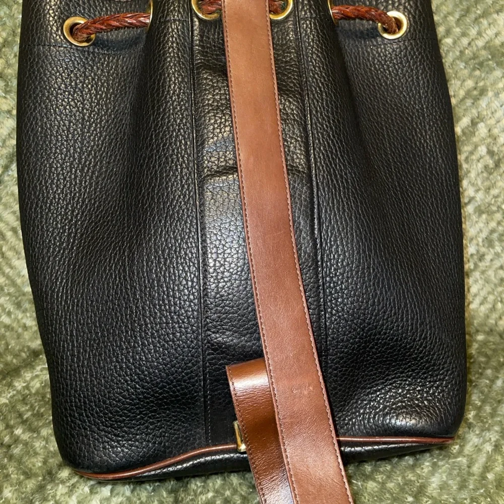 Dooney and Bourke B762 Vintage Sling